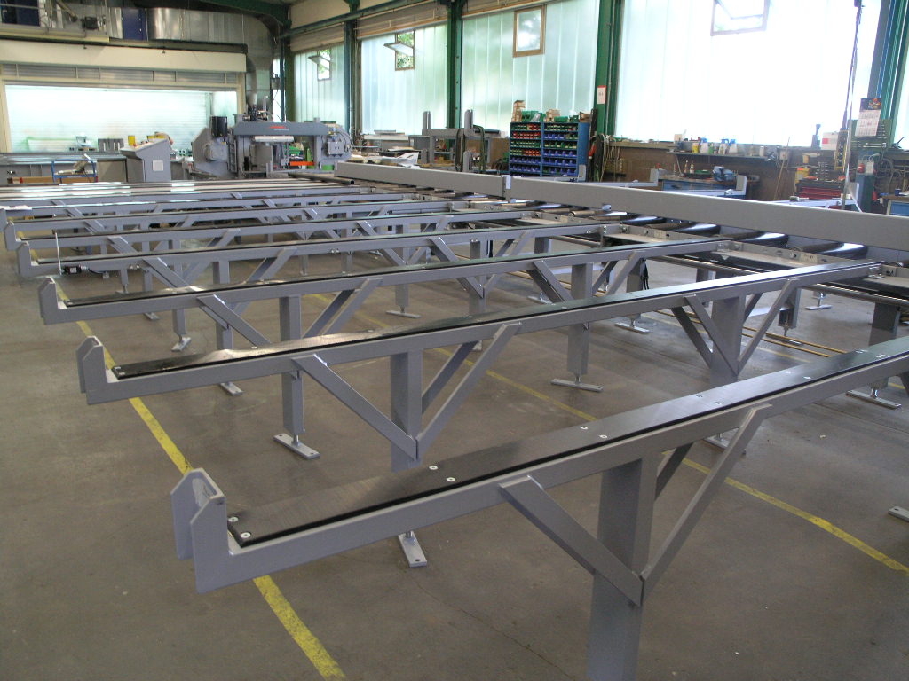 Materialvorlageholme /-Ablageholme