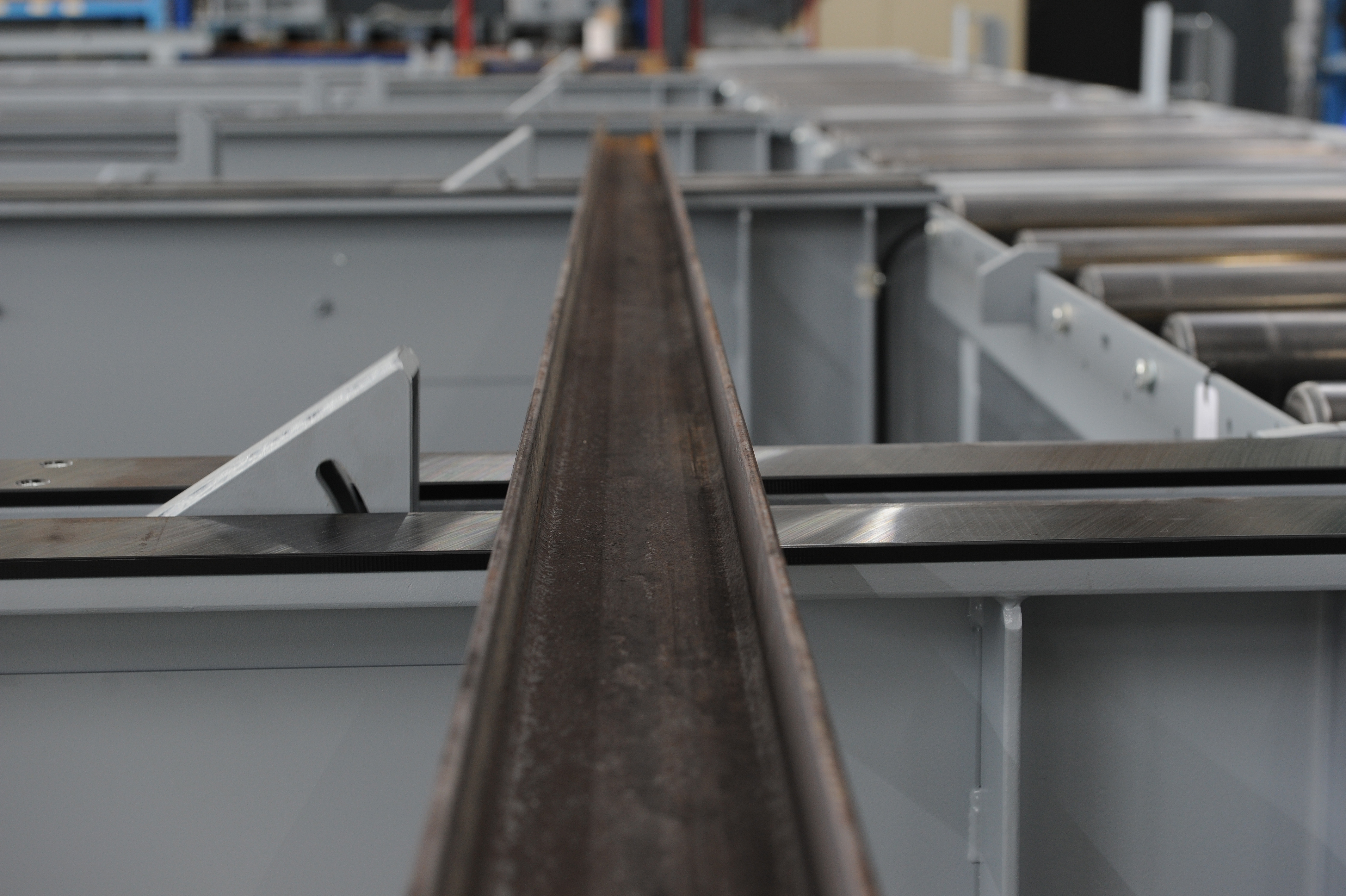 Schleppketten-Querförder-System