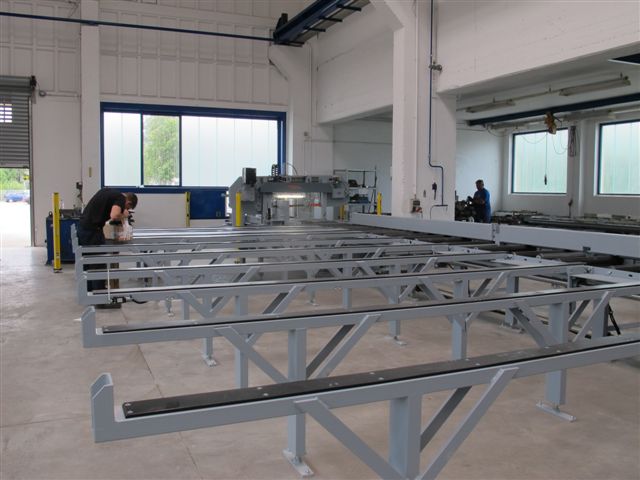 Material-Querabschieber