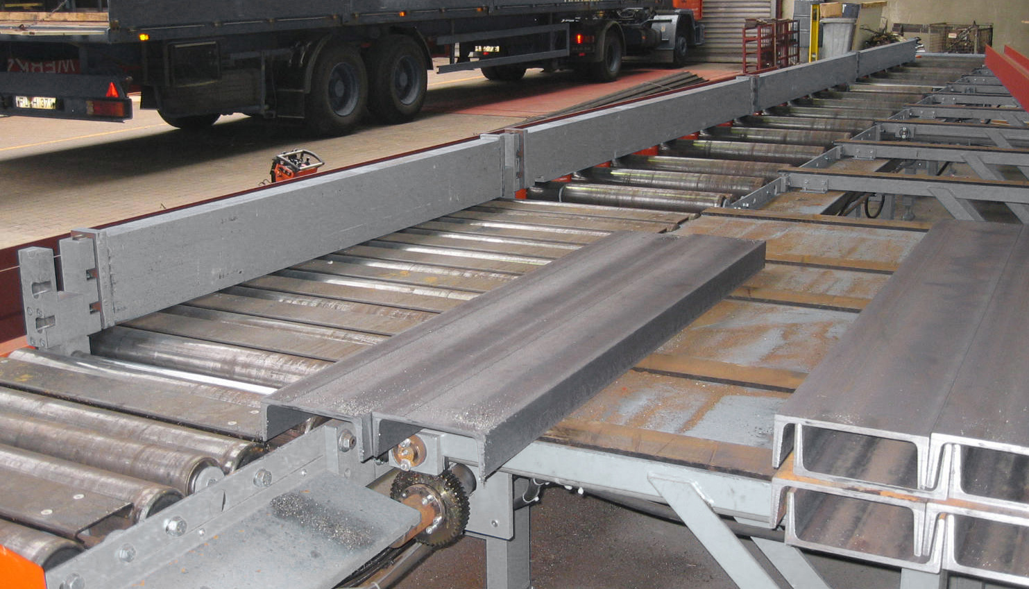 Material-Querabschieber