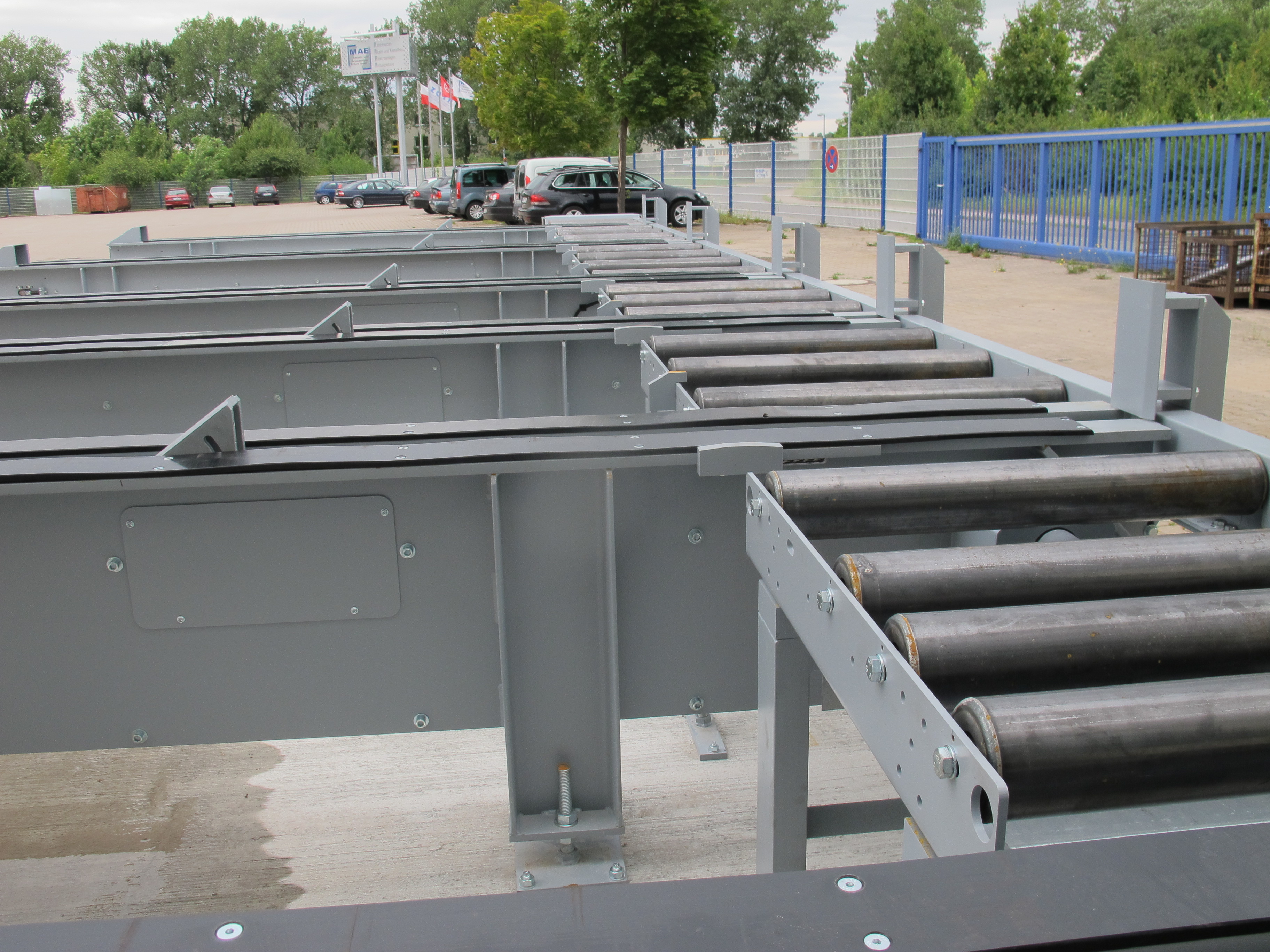 Schleppketten-Querförder-System