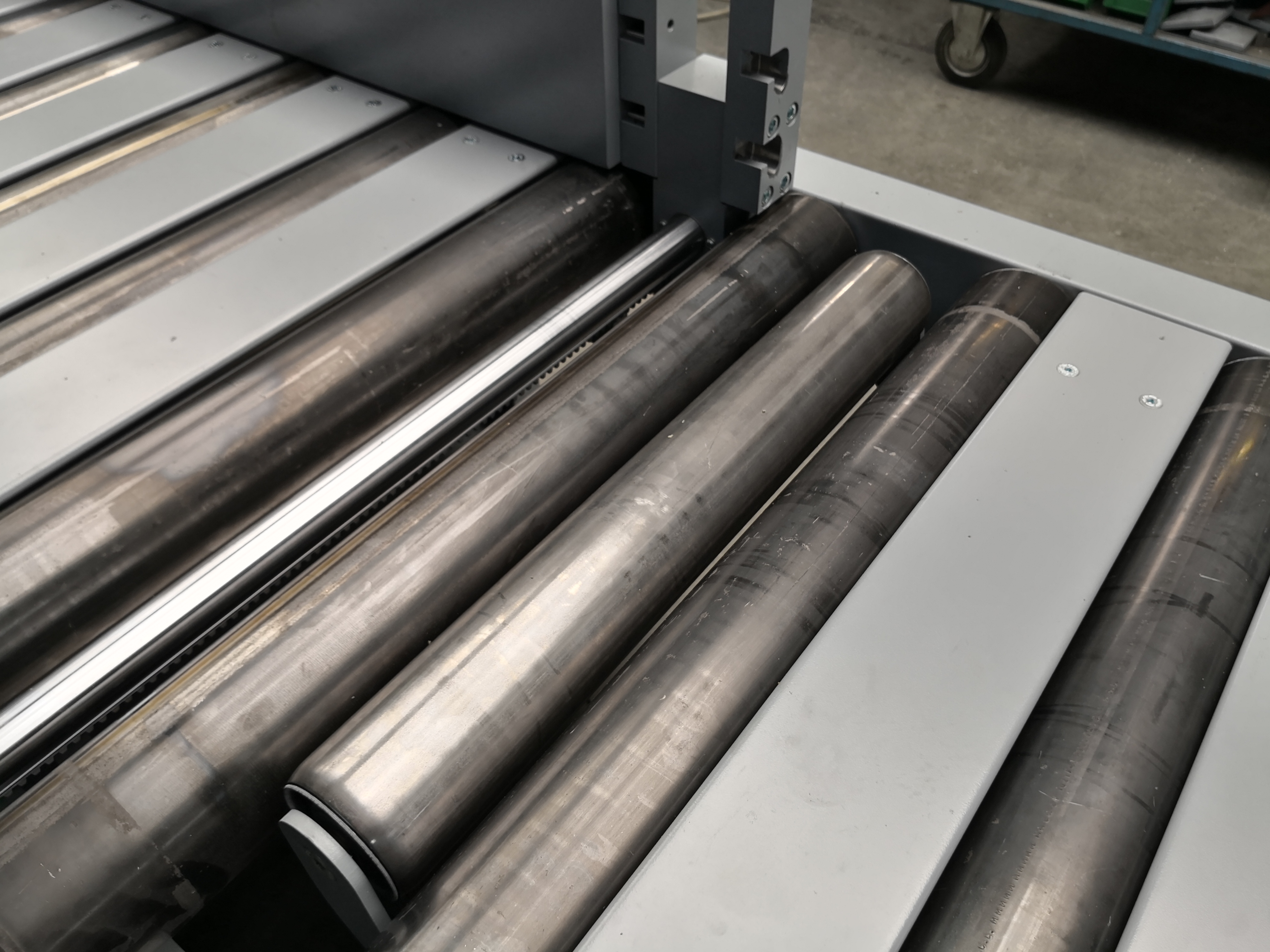 Material-Querabschieber