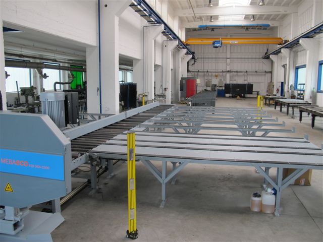 Materialvorlageholme /-Ablageholme