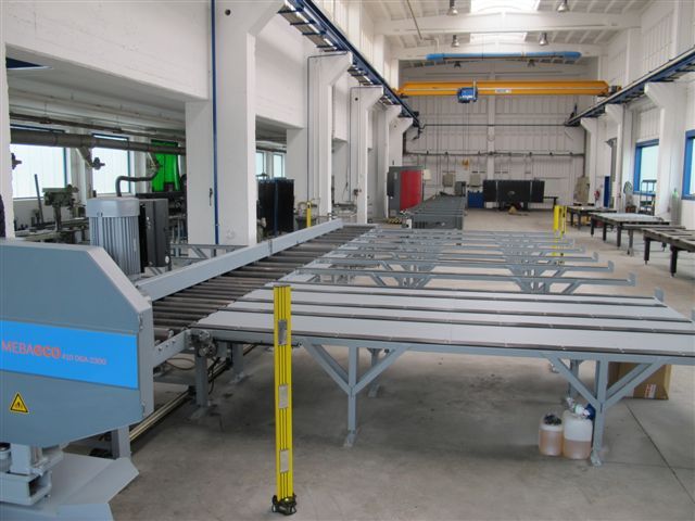 Support rails, infeed and outfeed